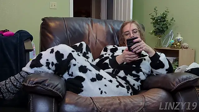 Linzy 19 online show from 01/12/25, 03:17