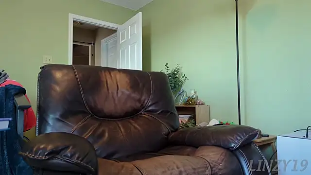 Linzy 19 online show from 01/12/25, 03:57