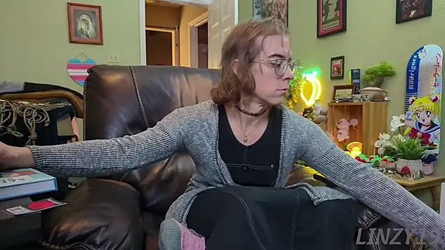 Linzy 19 online show from 01/14/25, 11:37