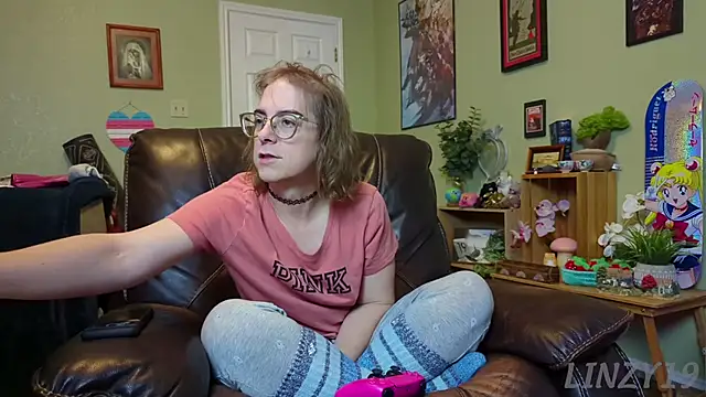 Linzy 19 online show from 01/25/25, 03:40