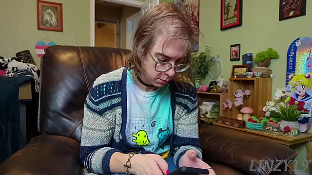 Linzy 19 online show from 01/28/25, 04:41