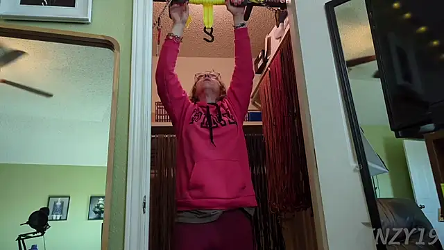 Linzy 19 online show from 01/30/25, 08:42