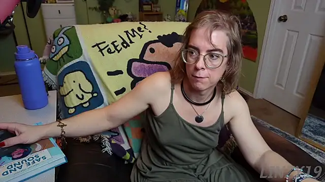 Linzy 19 online show from 02/04/25, 12:19