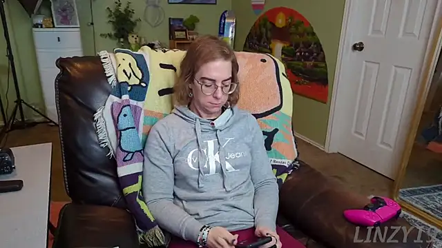 Linzy 19 online show from 02/12/25, 03:16