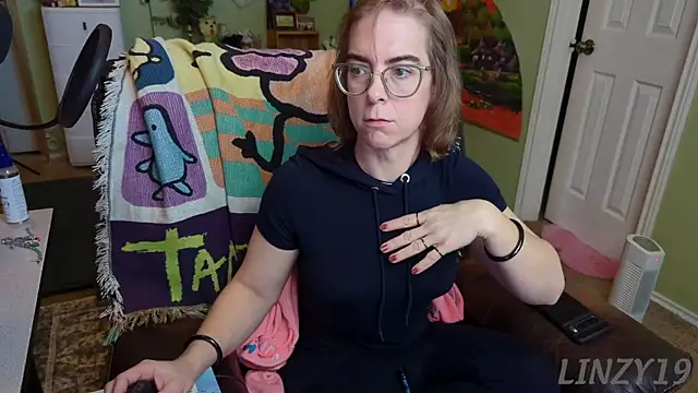 Linzy 19 online show from 02/16/25, 06:43