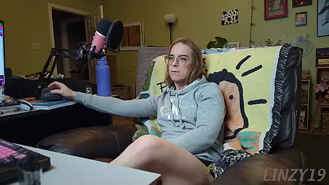 Linzy 19 online show from 03/05/25, 02:36