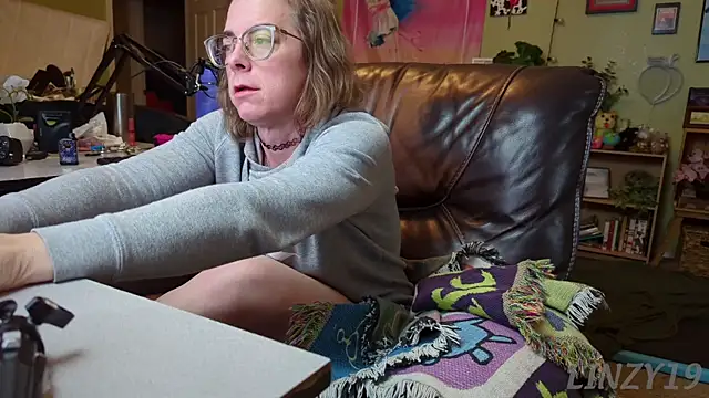 Linzy 19 online show from 03/18/25, 02:25