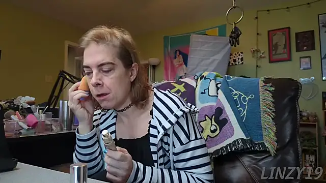 Linzy 19 online show from 03/21/25, 04:18