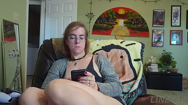 Linzy 19 online show from 09/25/25, 02:21