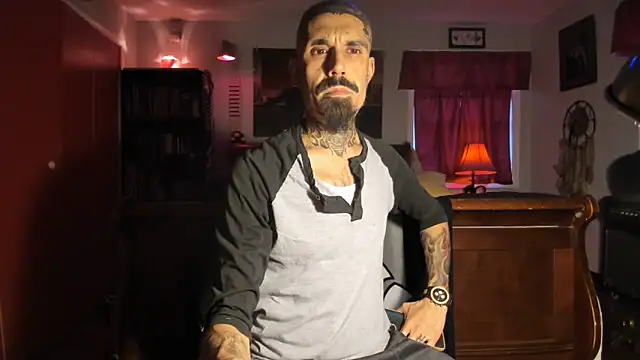 Snapshot of RoosterWabbit chatting on 01/05/25, 12:53 RoosterWabbit online show from 01/05/25, 12:53