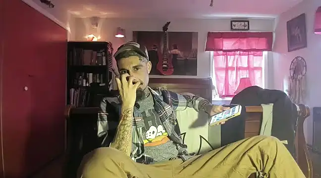 Snapshot of RoosterWabbit chatting on 01/15/25, 07:23 RoosterWabbit online show from 01/15/25, 07:23