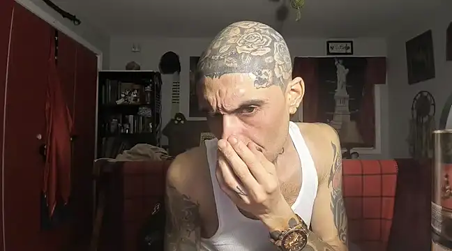 Snapshot of RoosterWabbit chatting on 02/23/25, 05:34 RoosterWabbit online show from 02/23/25, 05:34