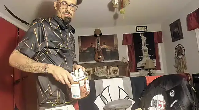 Snapshot of RoosterWabbit chatting on 02/26/25, 05:42 RoosterWabbit online show from 02/26/25, 05:42