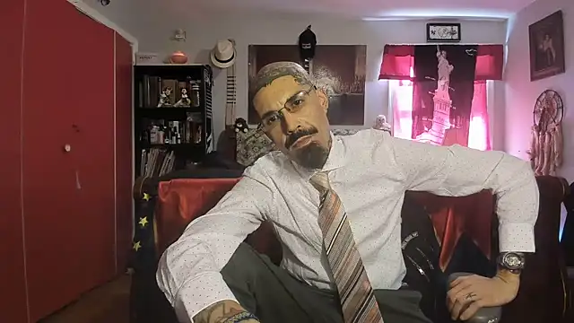 Snapshot of RoosterWabbit chatting on 03/08/25, 07:53 RoosterWabbit online show from 03/08/25, 07:53