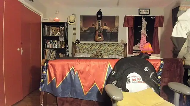 Snapshot of RoosterWabbit chatting on 03/10/25, 12:40 RoosterWabbit online show from 03/10/25, 12:40