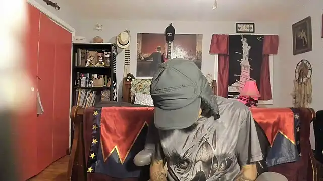 Snapshot of RoosterWabbit chatting on 03/11/25, 05:27 RoosterWabbit online show from 03/11/25, 05:27