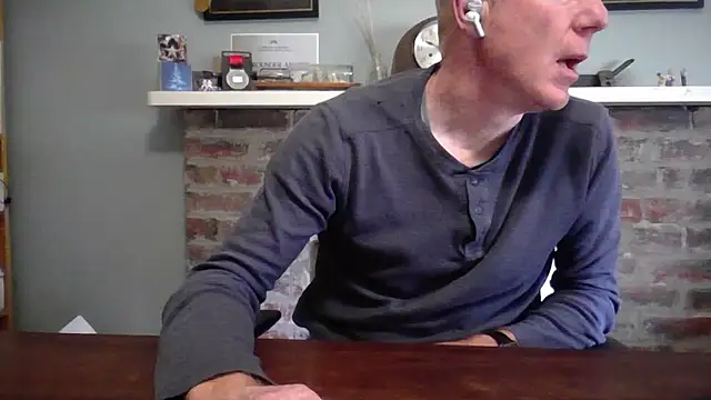 Snapshot of jiggy77777 chatting on 12/22/24, 10:25 jiggy77777 online show from 12/22/24, 10:25