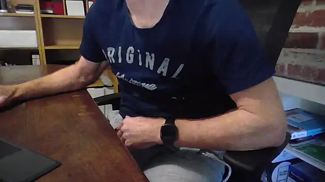 Snapshot of jiggy77777 chatting on 01/08/25, 01:21 jiggy77777 online show from 01/08/25, 01:21