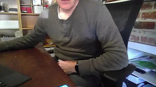 Snapshot of jiggy77777 chatting on 01/16/25, 11:37 jiggy77777 online show from 01/16/25, 11:37