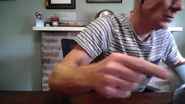 Snapshot of jiggy77777 chatting on 02/13/25, 12:46 jiggy77777 online show from 02/13/25, 12:46