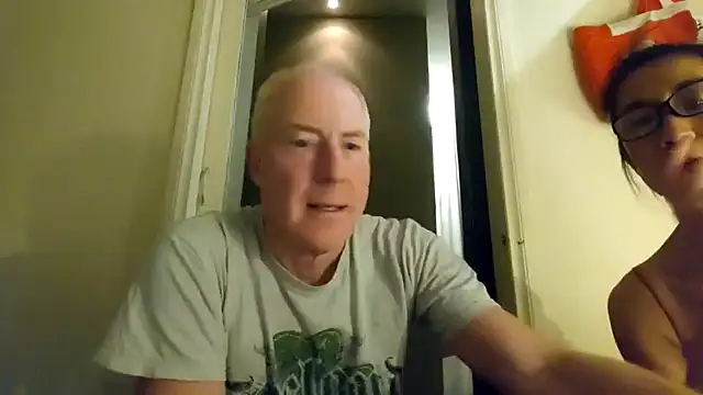 Snapshot of jiggy77777 chatting on 10/22/25, 04:46 jiggy77777 online show from 10/22/25, 04:46