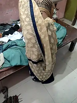 COUPLLE VILLAGE online show from 02/24/25, 03:33