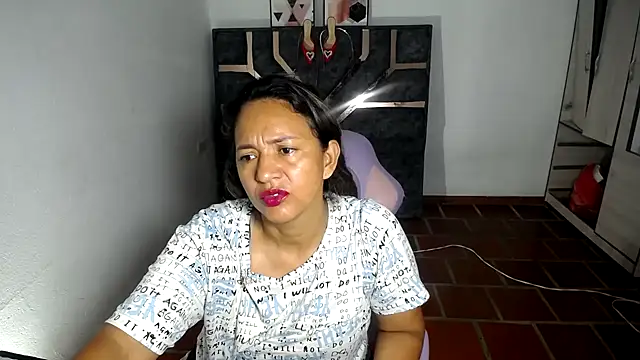 Snapshot of daleska_ayala_1 chatting on 03/27/26, 01:44 daleska ayala 1 online show from 03/27/26, 01:44