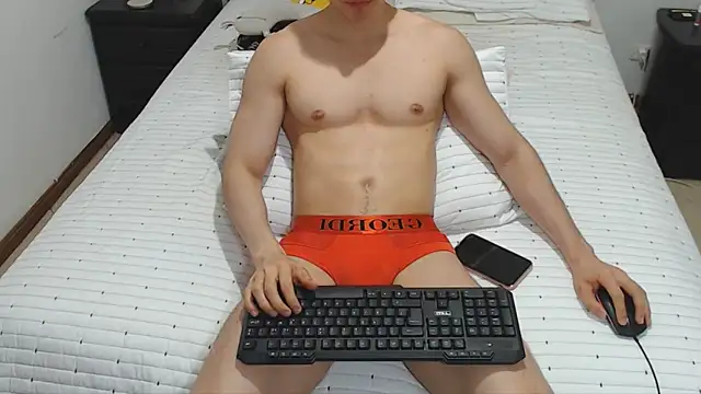 Snapshot of JahsHot chatting on 12/25/24, 11:20 JahsHot online show from 12/25/24, 11:20