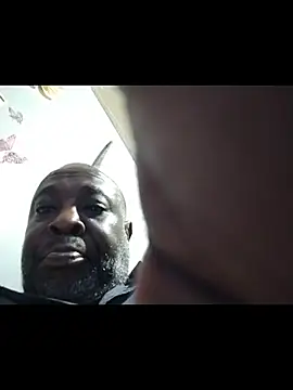 macnificent1fr online show from 10/19/25, 02:01