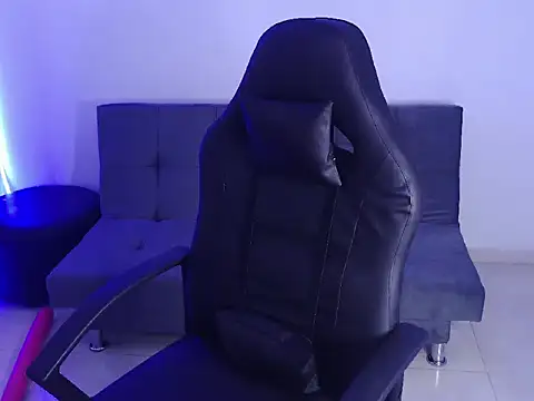 Snapshot of hot_king20 chatting on 12/21/25, 10:06 hot king20 online show from 12/21/25, 10:06