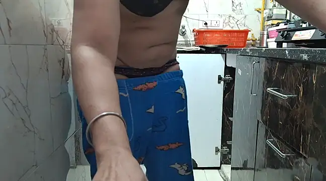 Snapshot of bhabhisexxy_880 chatting on 02/14/25, 01:45 bhabhisexxy 880 online show from 02/14/25, 01:45