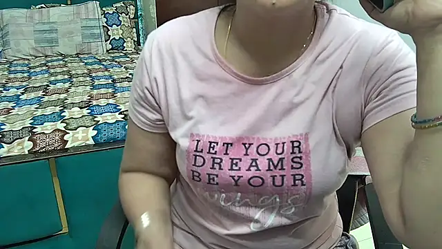Snapshot of bhabhisexxy_880 chatting on 07/11/26, 05:10 bhabhisexxy 880 online show from 07/11/26, 05:10