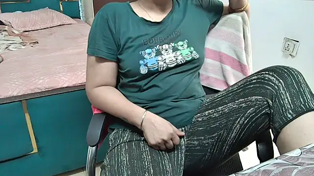 Snapshot of bhabhisexxy_880 chatting on 07/20/26, 02:48 bhabhisexxy 880 online show from 07/20/26, 02:48