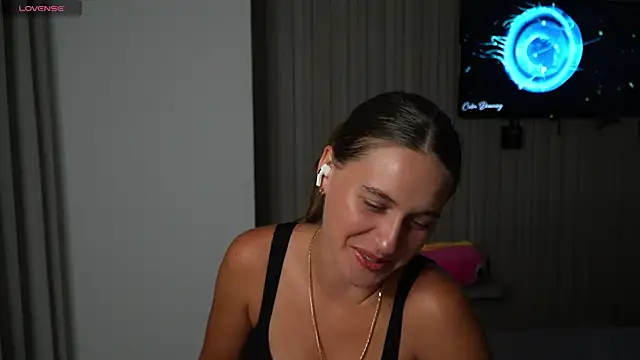 Snapshot of HarleyDeess chatting on 06/24/26, 07:46 HarleyDeess online show from 06/24/26, 07:46