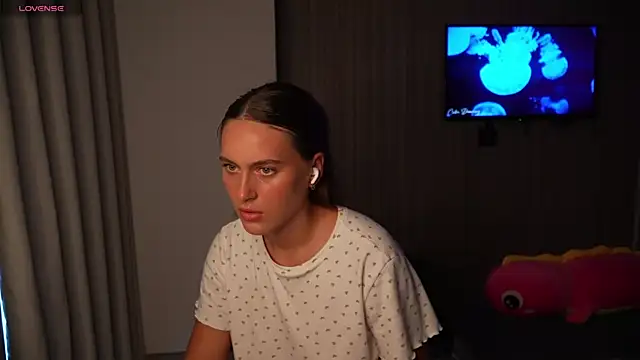 Snapshot of HarleyDeess chatting on 06/28/26, 12:16 HarleyDeess online show from 06/28/26, 12:16