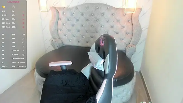 Alice Laurentt online show from 11/08/25, 12:44