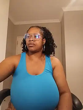 bustylisa1983 online show from 06/12/26, 05:39