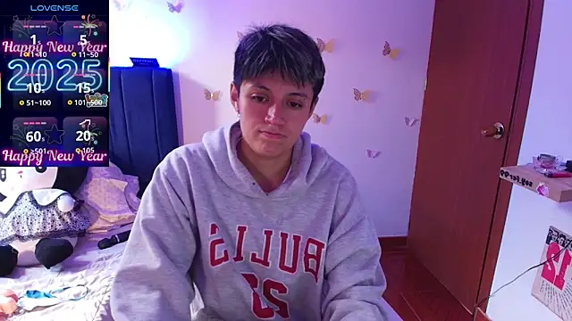 Snapshot of 9_Fernanda_9 chatting on 12/22/25, 06:38 9 Fernanda 9 online show from 12/22/25, 06:38