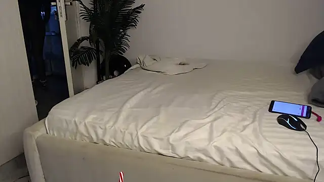 CurvyGlass online show from 10/22/25, 02:34