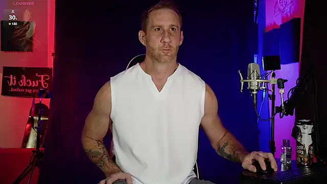 Snapshot of FiftyShadez chatting on 03/15/26, 01:11 FiftyShadez online show from 03/15/26, 01:11