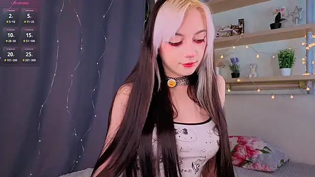 Snapshot of TristaRoht chatting on 02/20/26, 03:34 TristaRoht online show from 02/20/26, 03:34