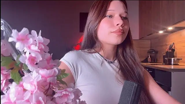 Snapshot of YourOblivion chatting on 03/08/26, 06:44 YourOblivion online show from 03/08/26, 06:44