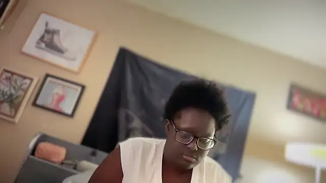 Yagurl  west online show from 01/26/25, 10:35