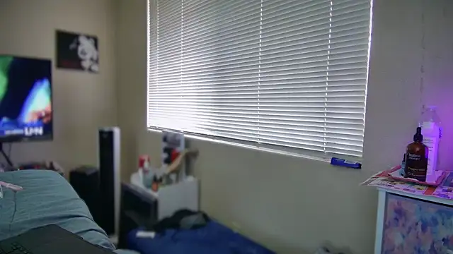 Yagurl  west online show from 02/13/25, 12:35