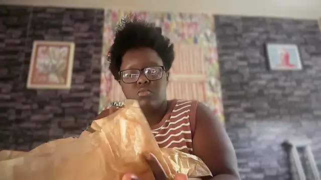 Yagurl  west online show from 10/05/25, 09:56