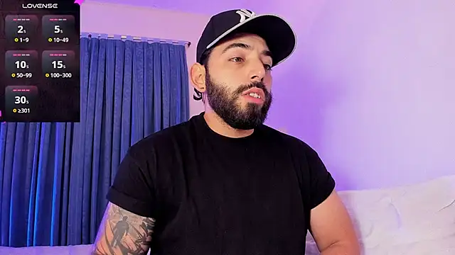 Snapshot of leo_thewolf_ chatting on 10/18/25, 08:20 leo thewolf online show from 10/18/25, 08:20