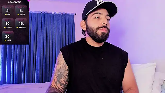 Snapshot of leo_thewolf_ chatting on 11/13/25, 08:19 leo thewolf online show from 11/13/25, 08:19