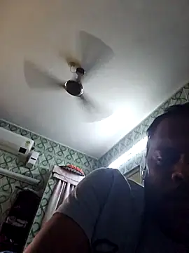 Snapshot of rooster6 chatting on 03/25/26, 04:51 rooster6 online show from 03/25/26, 04:51