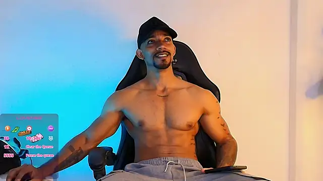 Snapshot of Manolo_Hot1 chatting on 01/28/25, 02:21 Manolo Hot1 online show from 01/28/25, 02:21