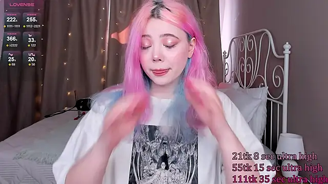 Snapshot of __KawaiiYuki__ chatting on 03/22/25, 09:02   KawaiiYuki   online show from 03/22/25, 09:02